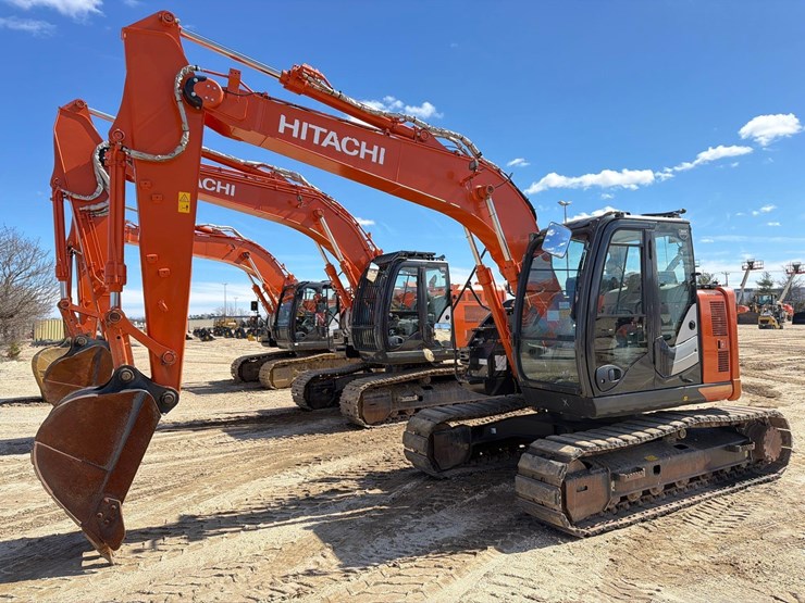 2020-hitachi-zx135us-6-image-3