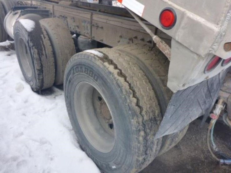 2015-peterbilt-367-image-59