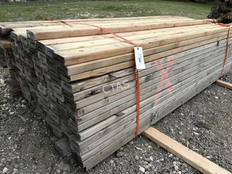 #298-•-lumber-bundle---195-qty---2"-x-4"-x-92.5"-studs-image-1