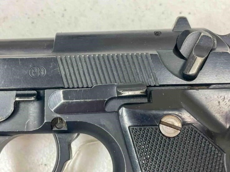 beretta-pistol-image-4