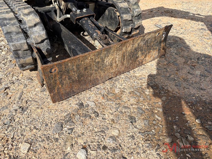 2018-caterpillar-300.9d-image-9