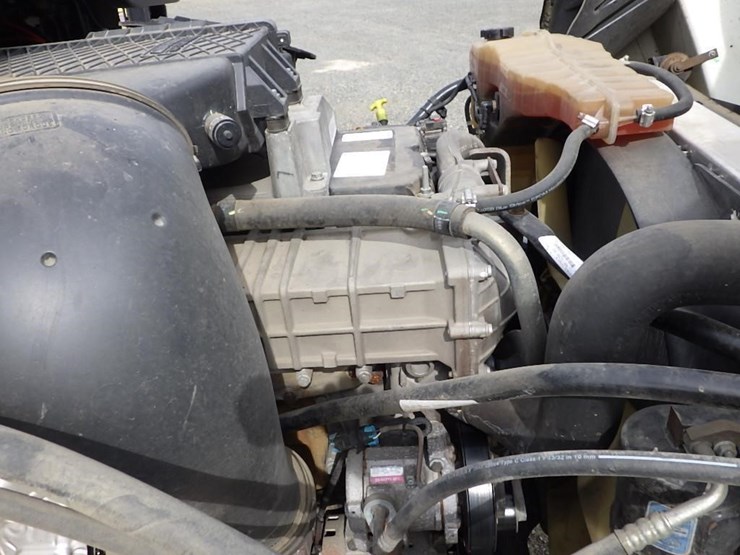 2016-freightliner-cascadia-125-image-18