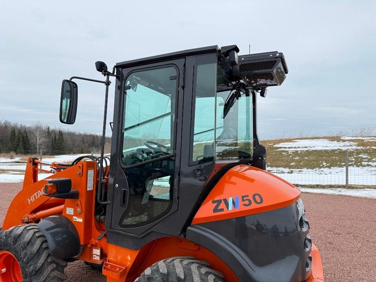 2021-hitachi-zw50-5b-image-17