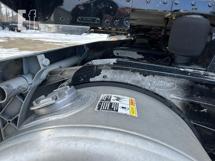 2012-peterbilt-386-image-70