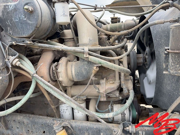 1985-international-s2500-image-35