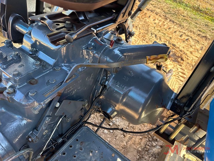 new-holland-3930-image-13