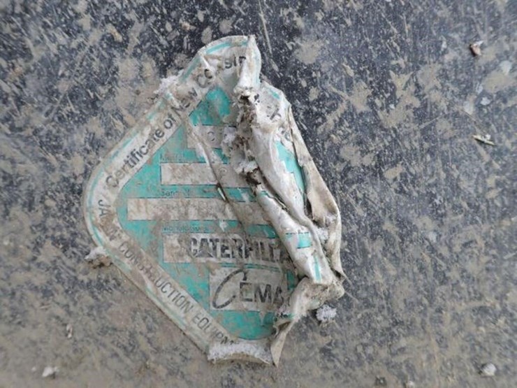 2017-caterpillar-320fl-image-9