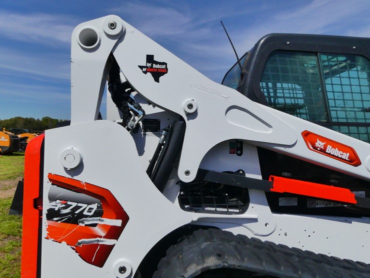 2023-bobcat-t770-image-7