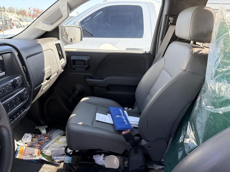 2015-chevrolet-2500-image-12