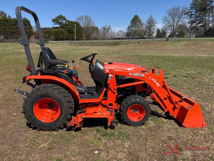 kubota-b2601-utility-tractor-image-2