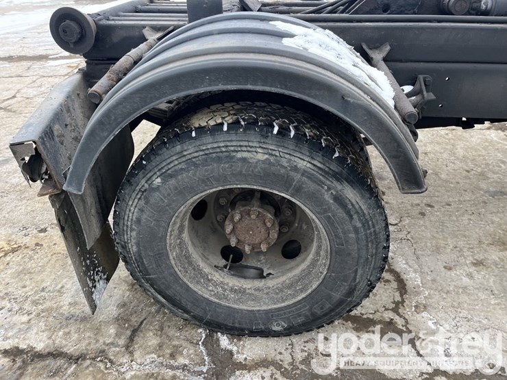 2002-international-durastar-4300-image-9