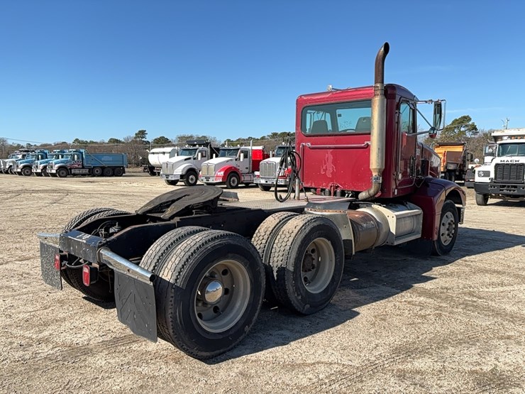 1996-peterbilt-385-image-3
