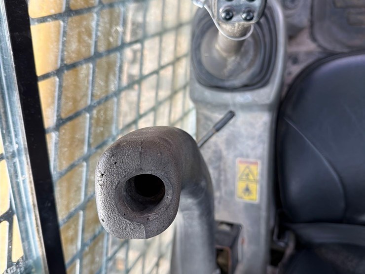 2015-caterpillar-299d-image-11