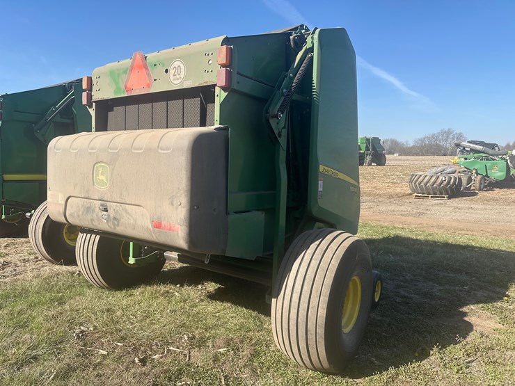 2021-john-deere-560m-image-9