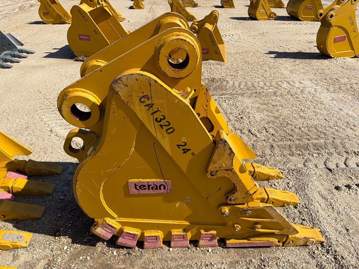 caterpillar-320-image-2