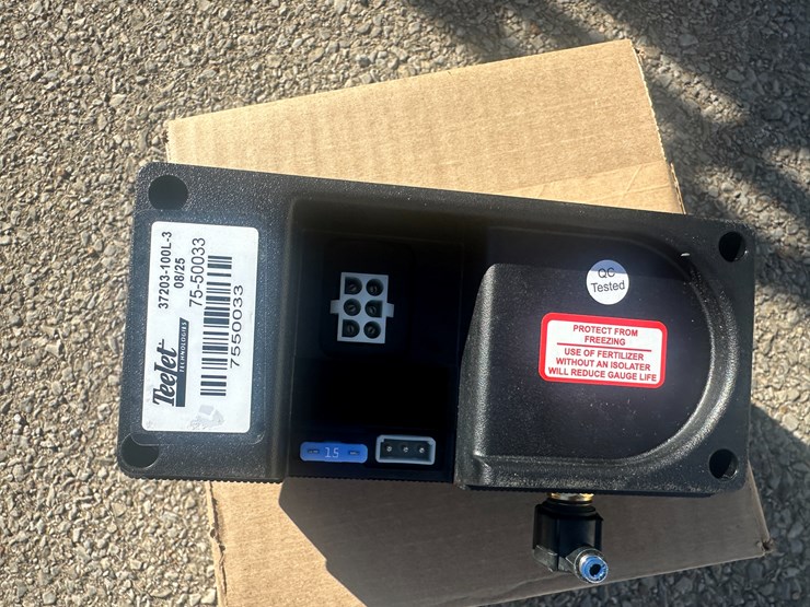 #32796-•-**unused-bowman-agmate-41'-300-gallon-3pt-sprayer-image-35