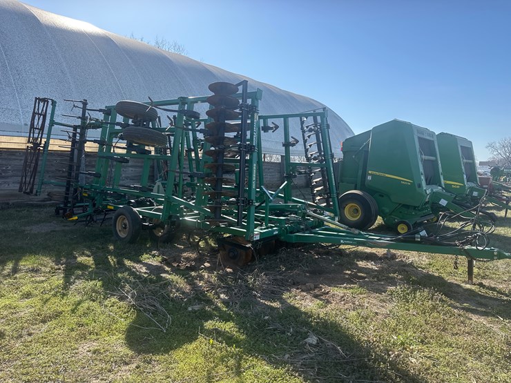 great-plains-8324dv-image-12