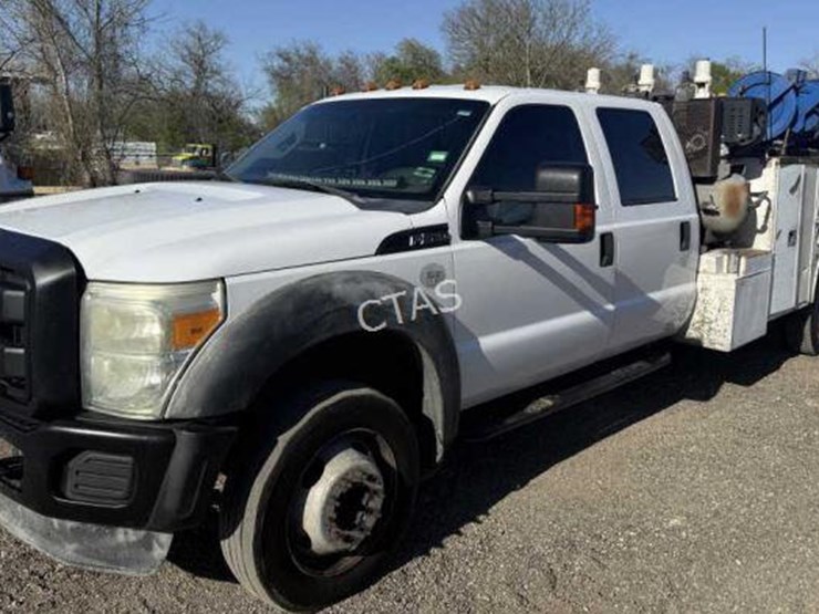 2011-ford-f550-image-1
