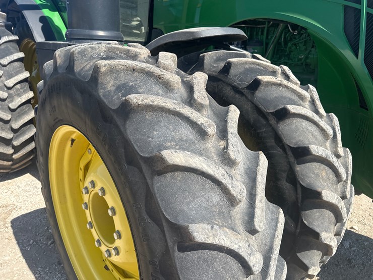 2016-john-deere-8320r-image-21