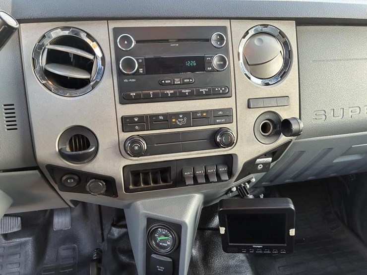 2016-ford-f650-xlt-image-17