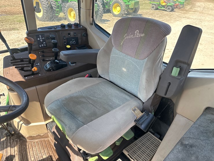 2000-john-deere-6210-image-10