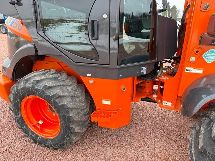 2021-hitachi-zw50-5b-image-11