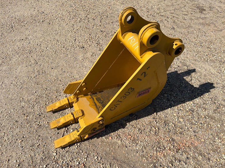 caterpillar-303-image-1