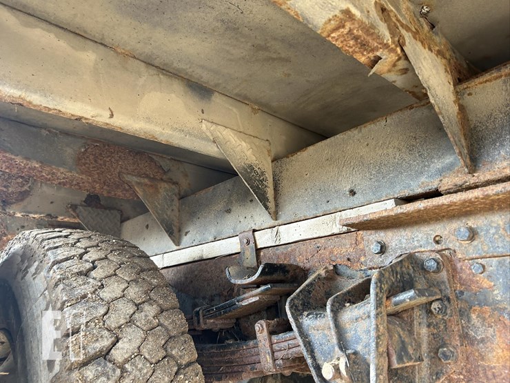 2002-international-4700-image-11