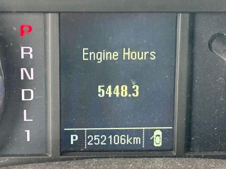 2018-chevrolet-silverado-2500hd-image-13