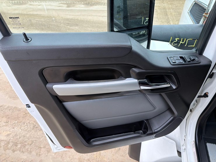 kenworth-t880-image-30