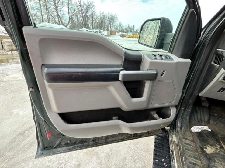 2016-ford-f150-xlt-image-18