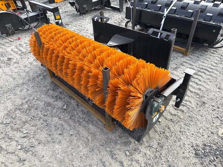 #2068-•-unused-giyi-gyse61-skid-steer-sweeper-bdqsj260220-inv#-41995-image-4