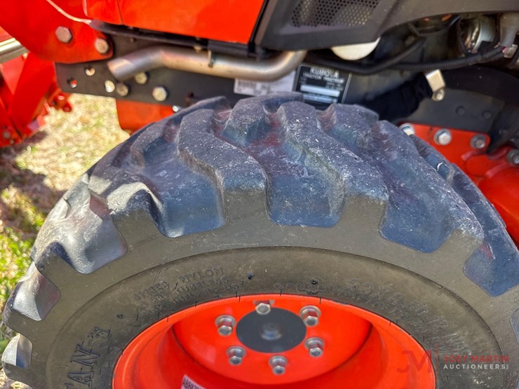 kubota-b2601-utility-tractor-image-12