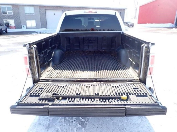 2013-ford-f150-xlt-image-32