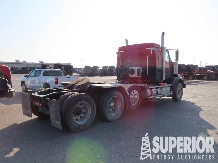 2015-western-star-4900-image-3