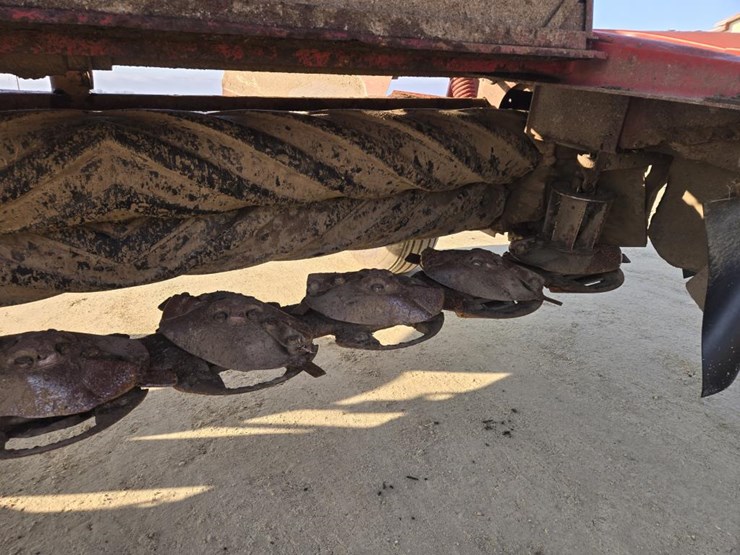 new-holland-1411-image-5