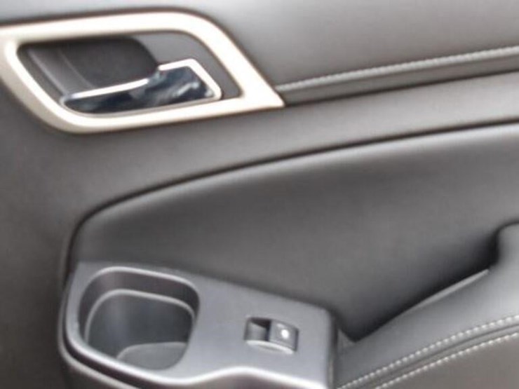 2016-gmc-yukon-denali-image-47