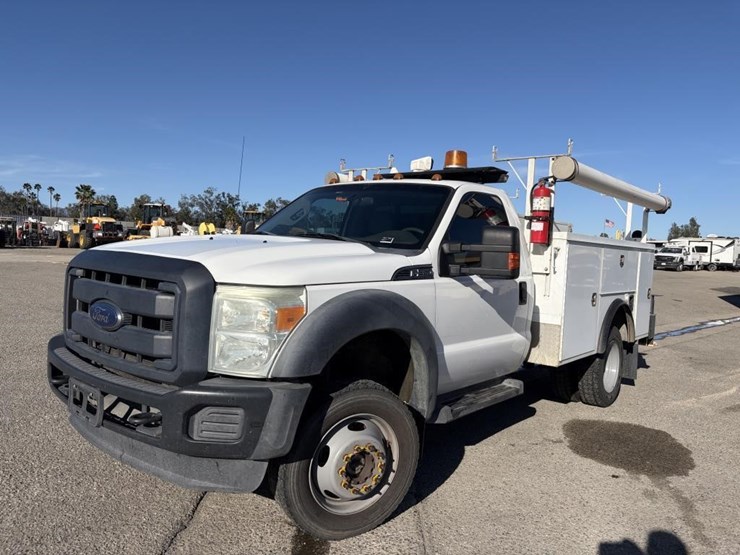 2016-ford-f550-image-1