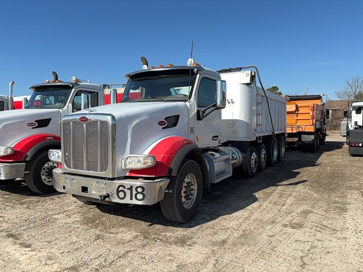 2015-peterbilt-567-image-1