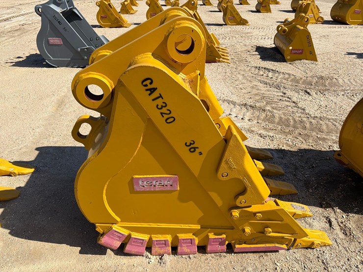 caterpillar-320-image-2