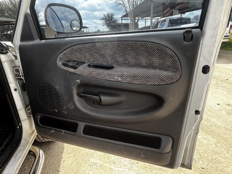 2000-dodge-ram-2500-image-16