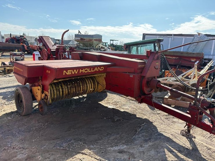 new-holland-310-image-1