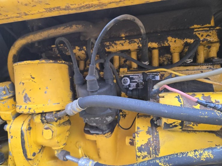 #359-•-massey-ferguson-utility-tractor-image-18