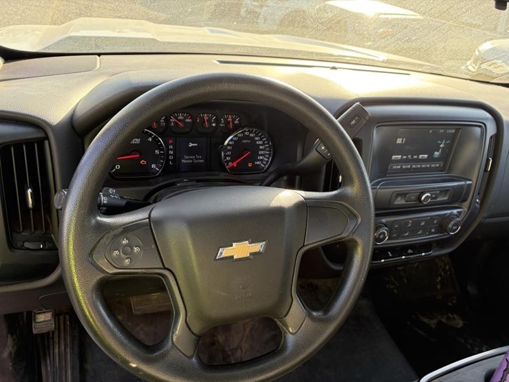 2018-chevrolet-1500-image-11