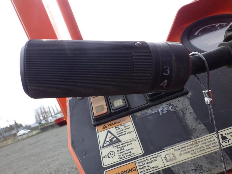 2015-jlg-8042-image-43