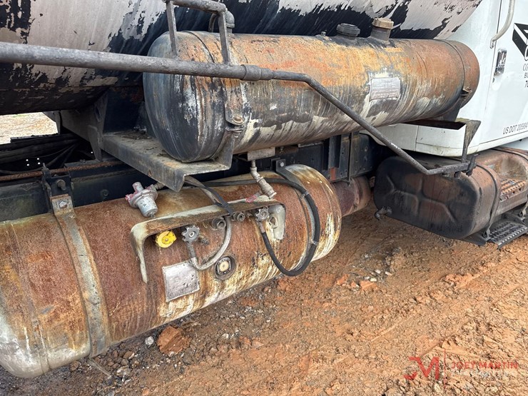 2000-international-4700-image-14