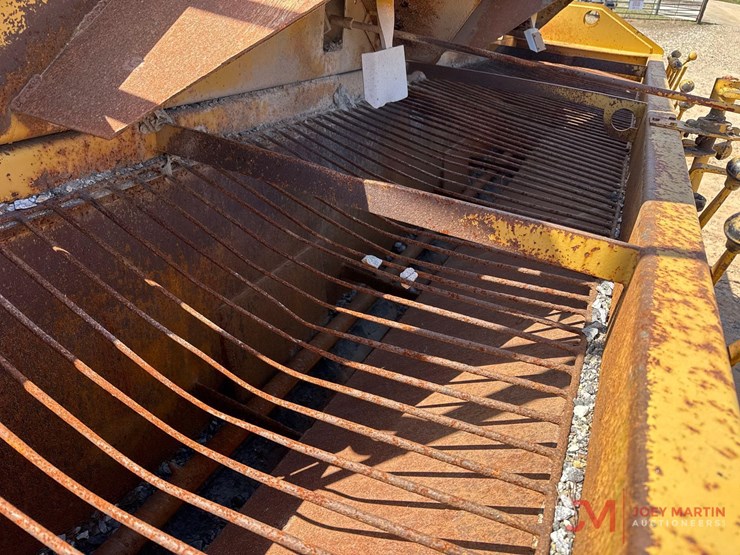 etnyre-chipspreader-image-15