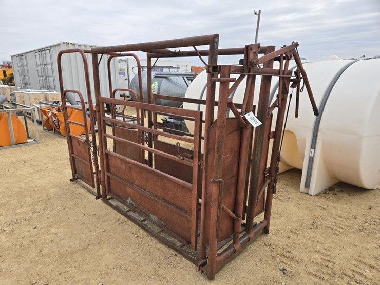 #394-•-palco-cattle-chute-with-palpitation-cage-image-1