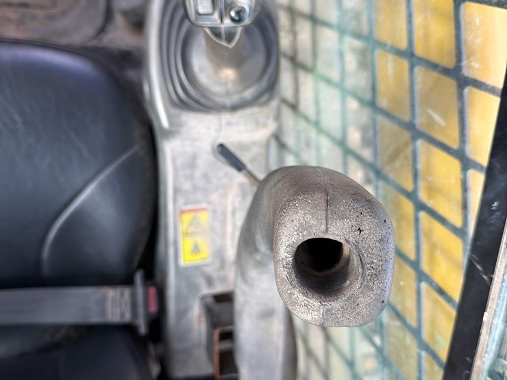 2015-caterpillar-299d-image-10