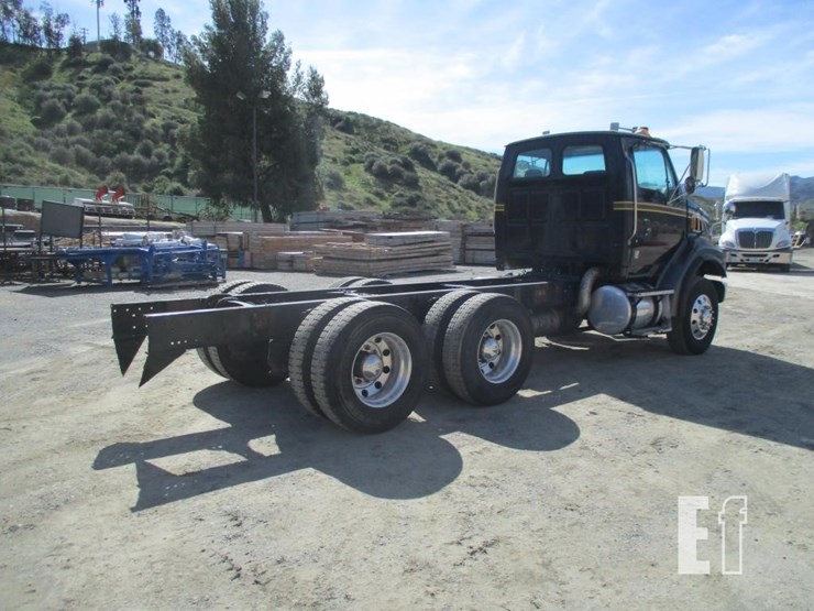 2008-sterling-l9500-image-3